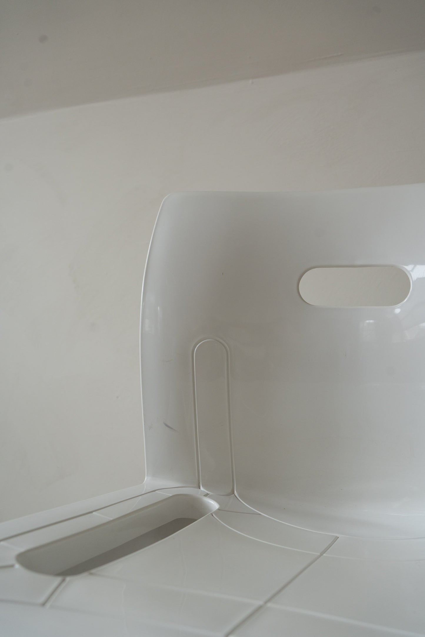Kartell 4870 chair by Anna Castelli Ferrieri