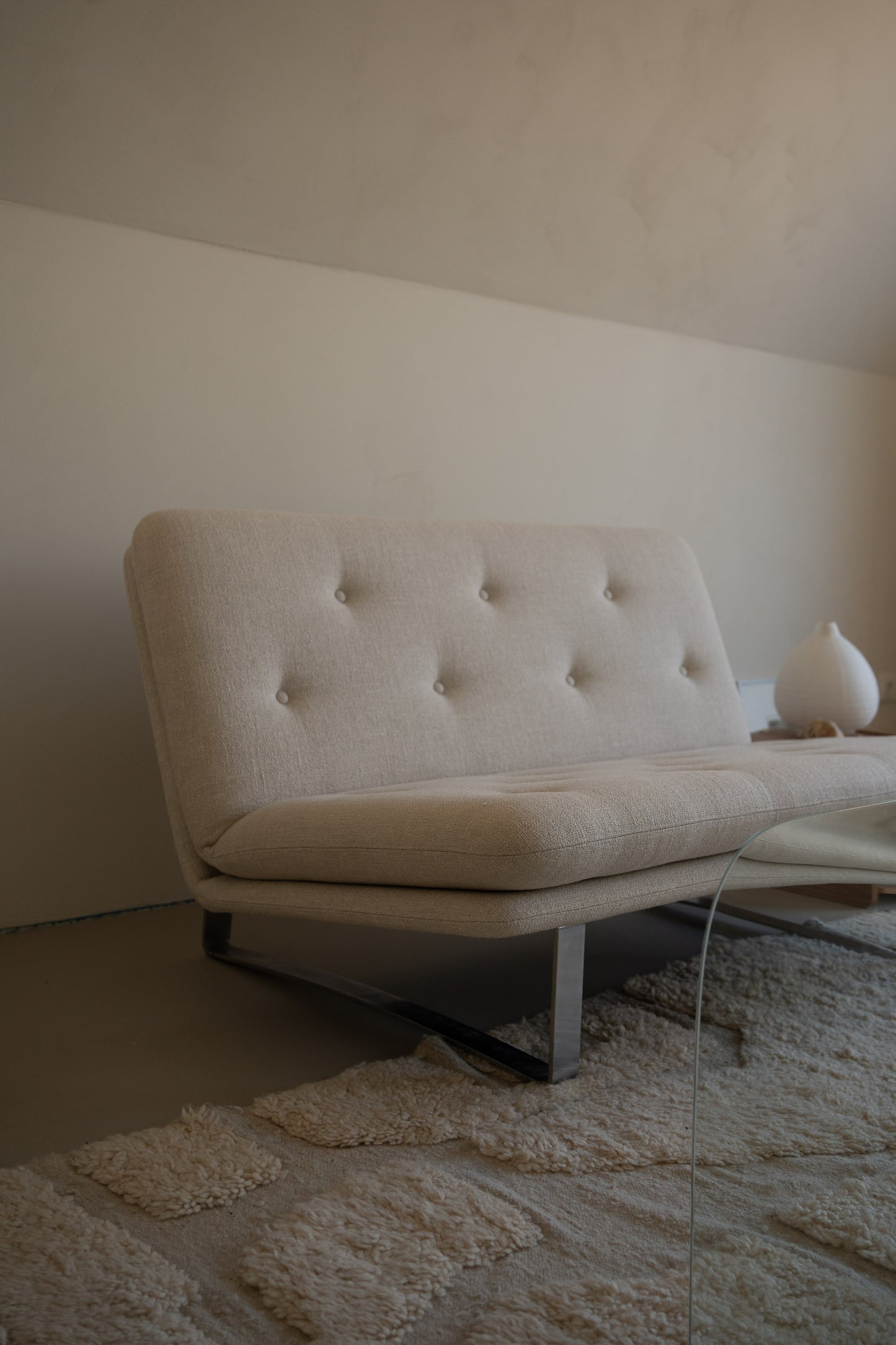 Mid-Century Modern Artifort C684 Compact 2-Seater Sofa / Loveseat by Kho Liang Ie