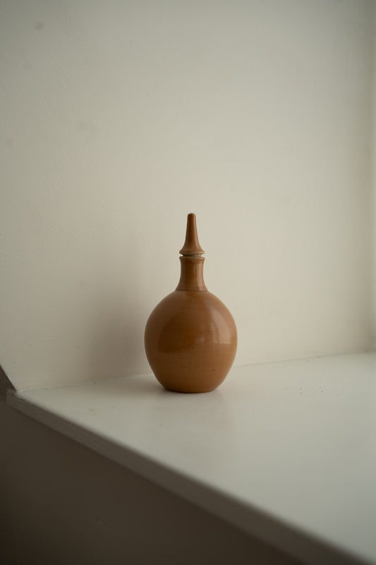 Studio pottery bottle vessel by Janny van Losser
