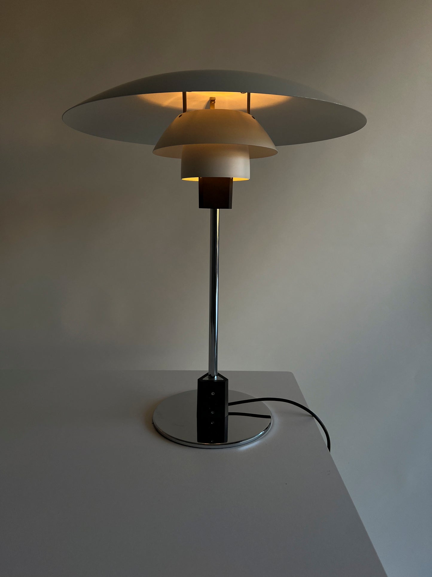 Poulsen table lamp PH 4/3 1983