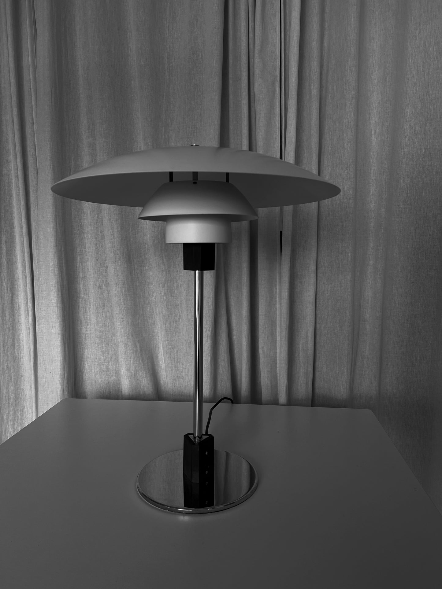 Poulsen table lamp PH 4/3 1983