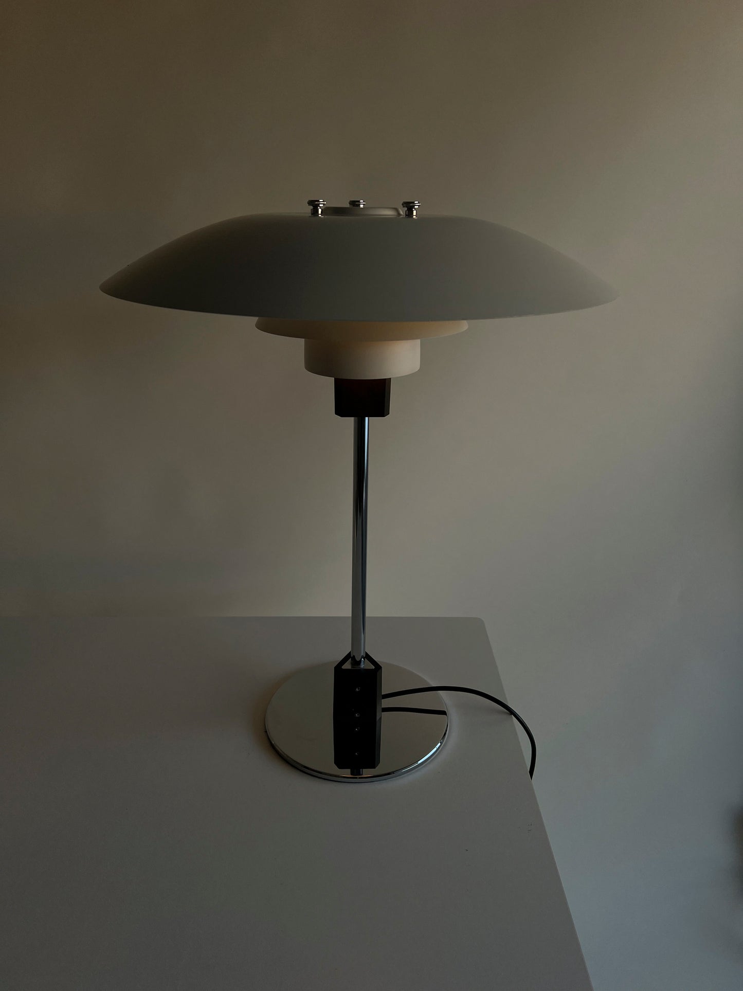 Poulsen table lamp PH 4/3 1983