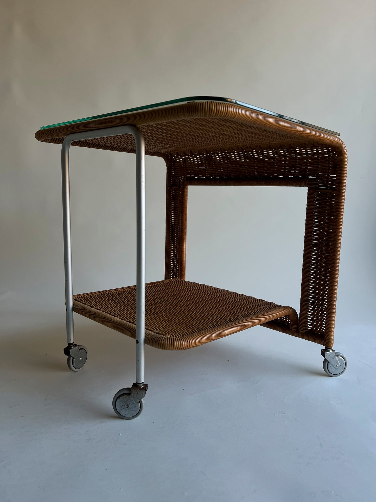 Vintage rattan trolley with glass top