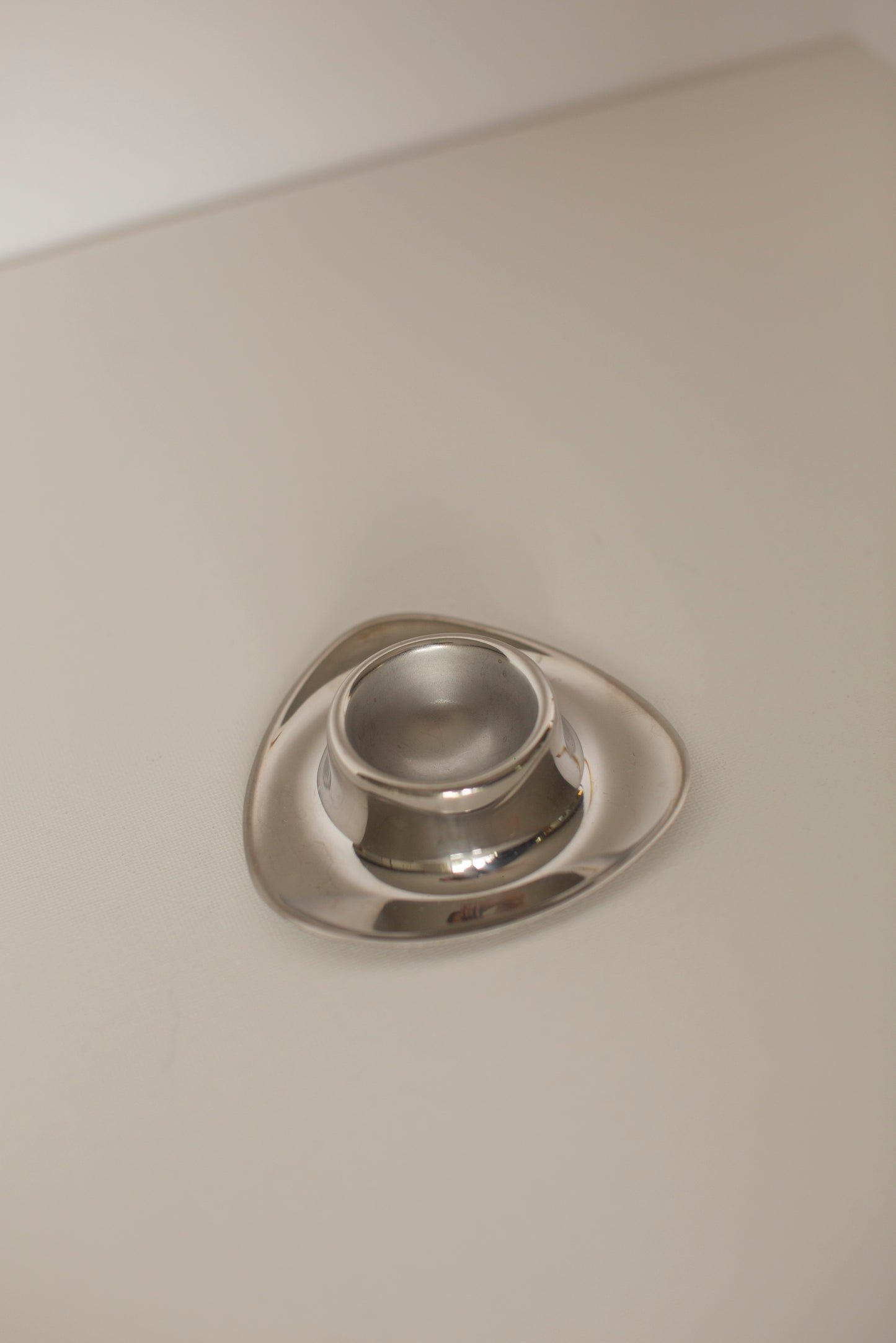 Stainless steel egg cup holder