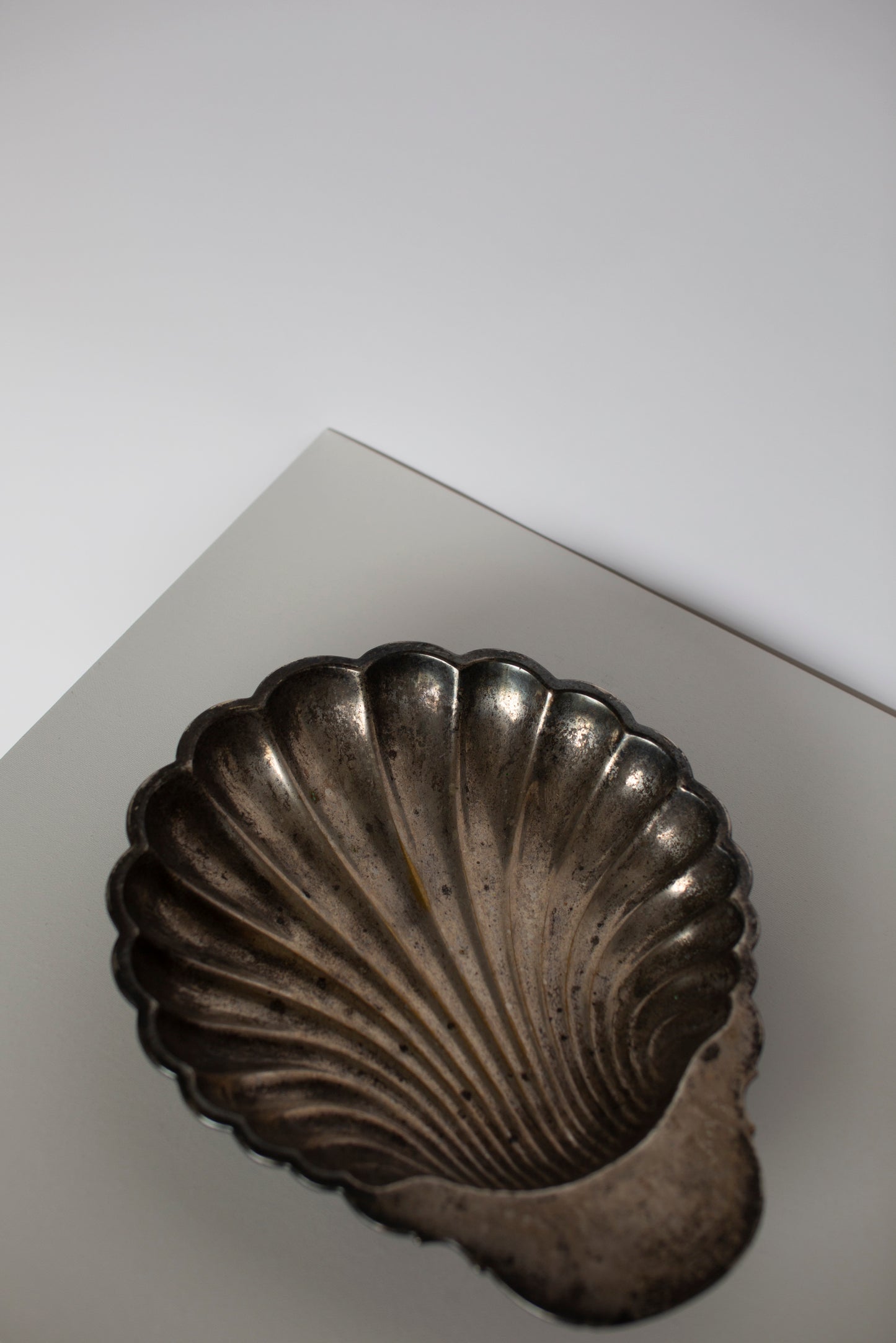 Scallop shaped bowl art deco style