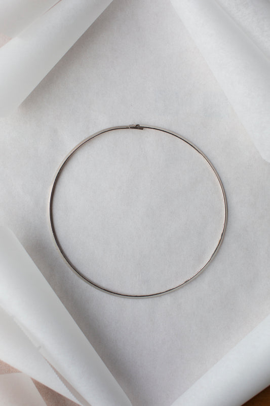 The Linear Halo Choker