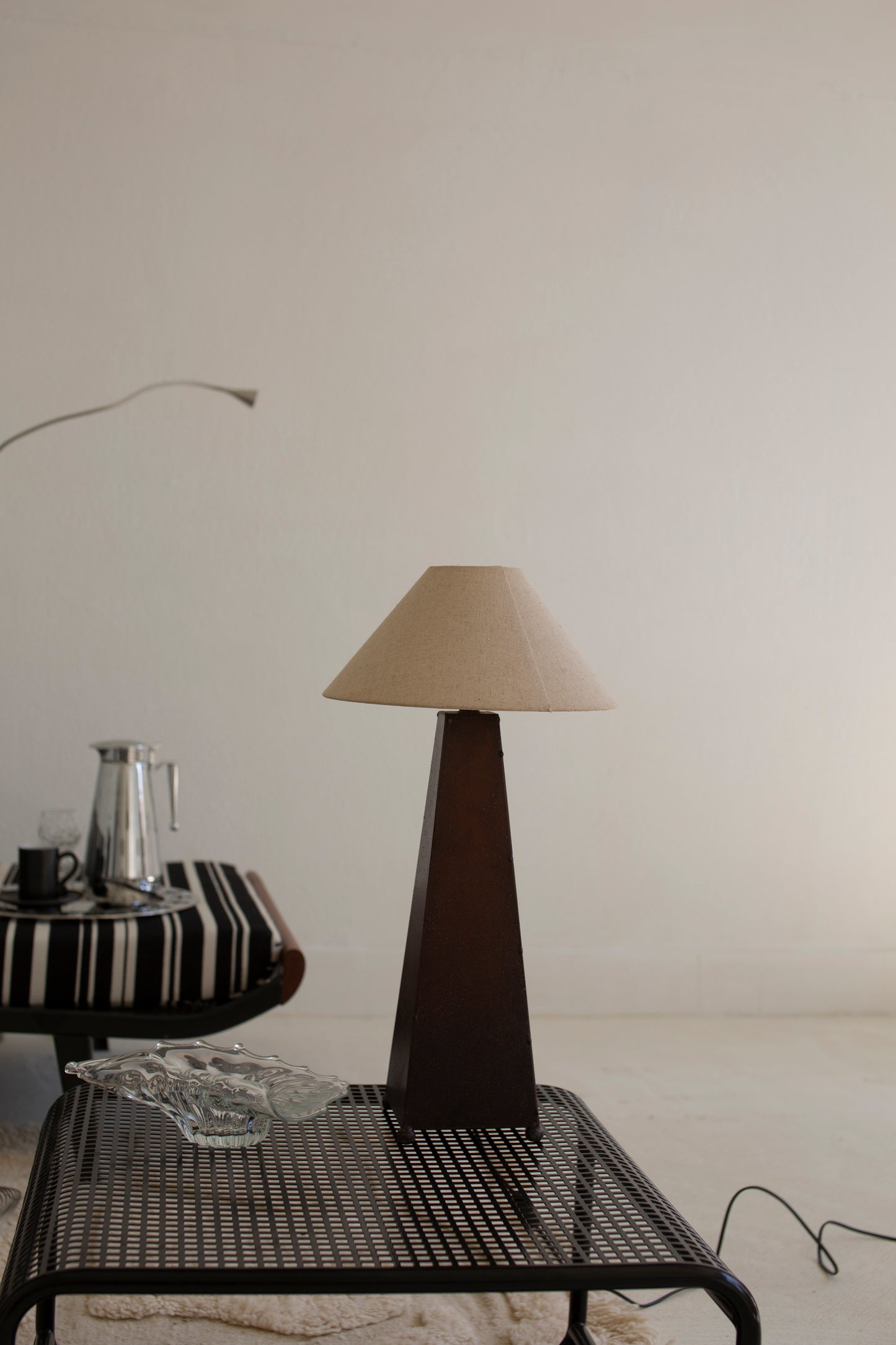 Obelisk table lamp - Vandeheg - lampshade included