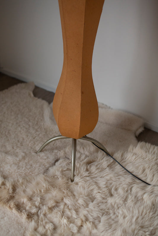 Paper floorlamp organic shaped