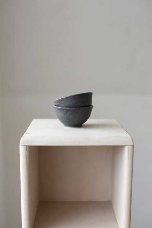 Very small ceramic bowls (set)