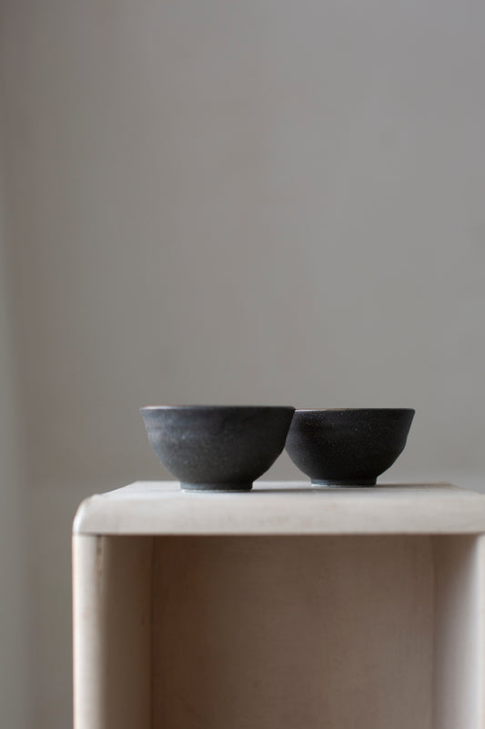 Very small ceramic bowls (set)