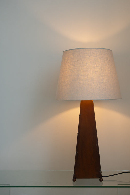 Obelisk table lamp
