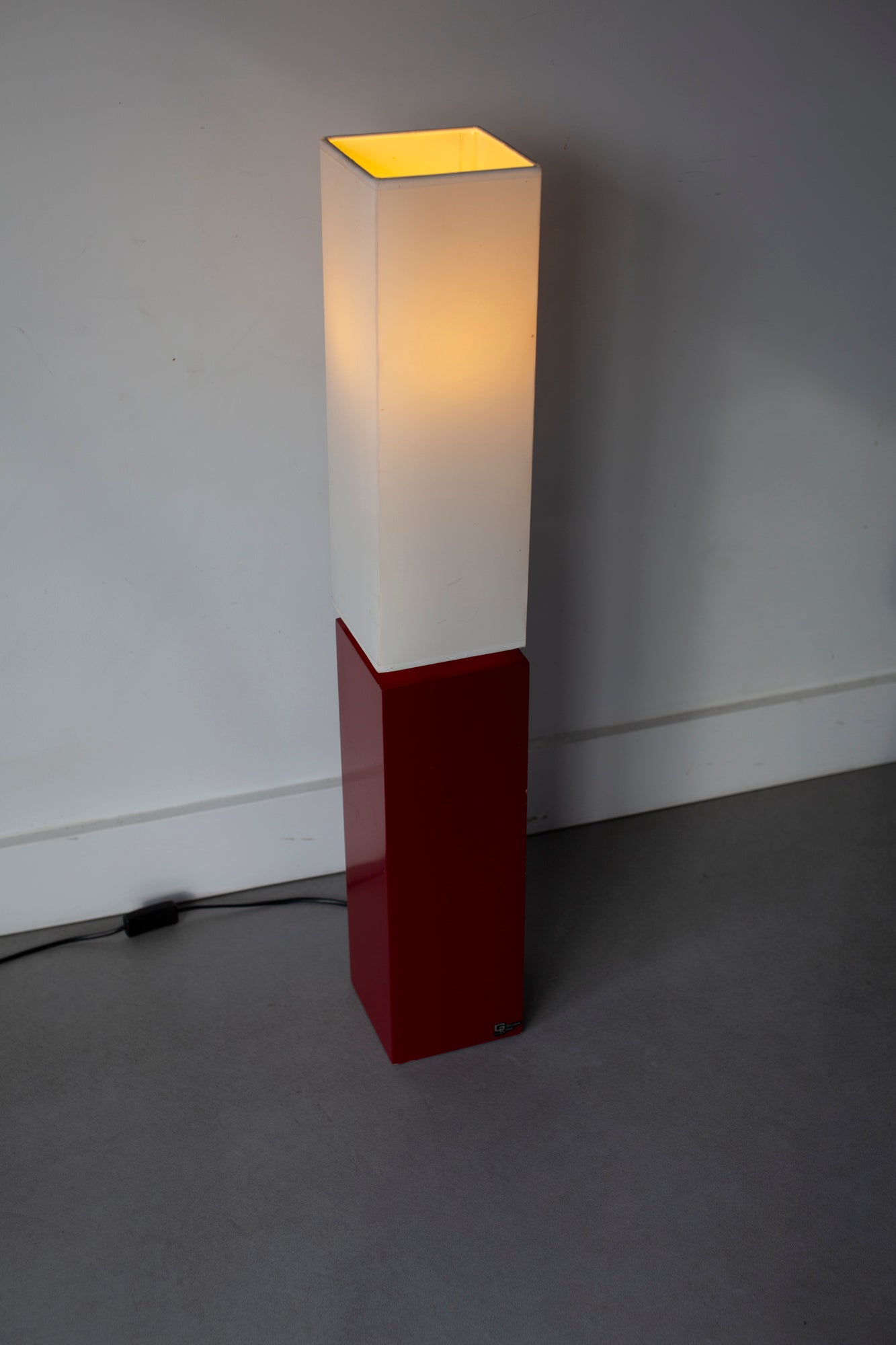 Goller Line table lamp