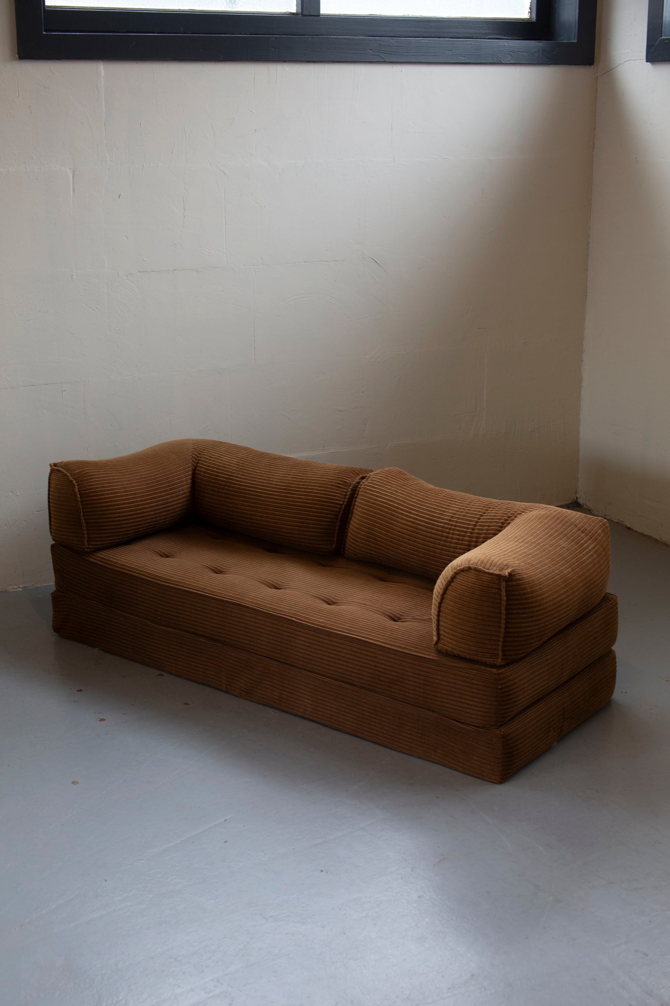 Sculptural corduroy lounge sofa 70's