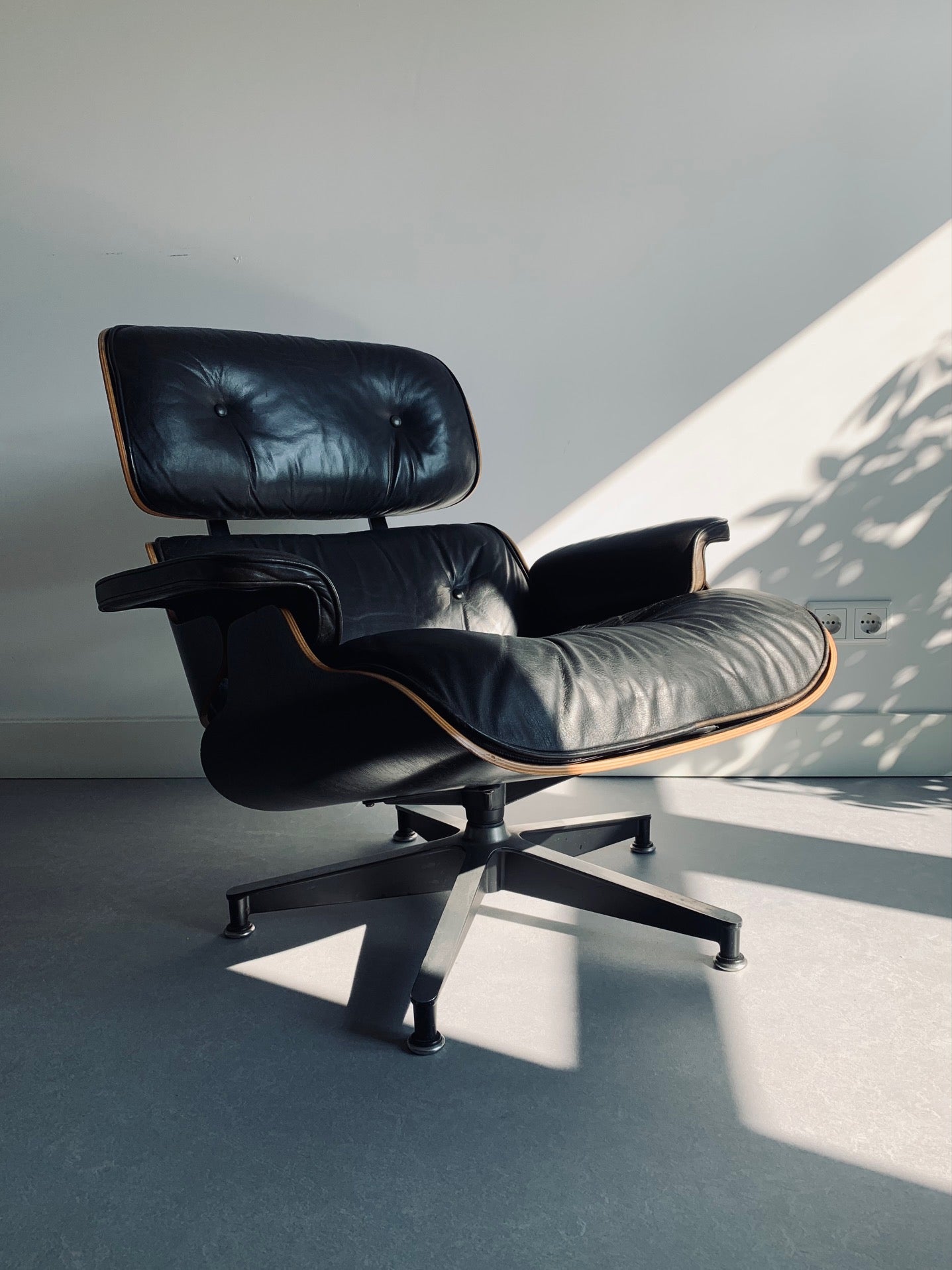 Eames lounge chair 3rd generation