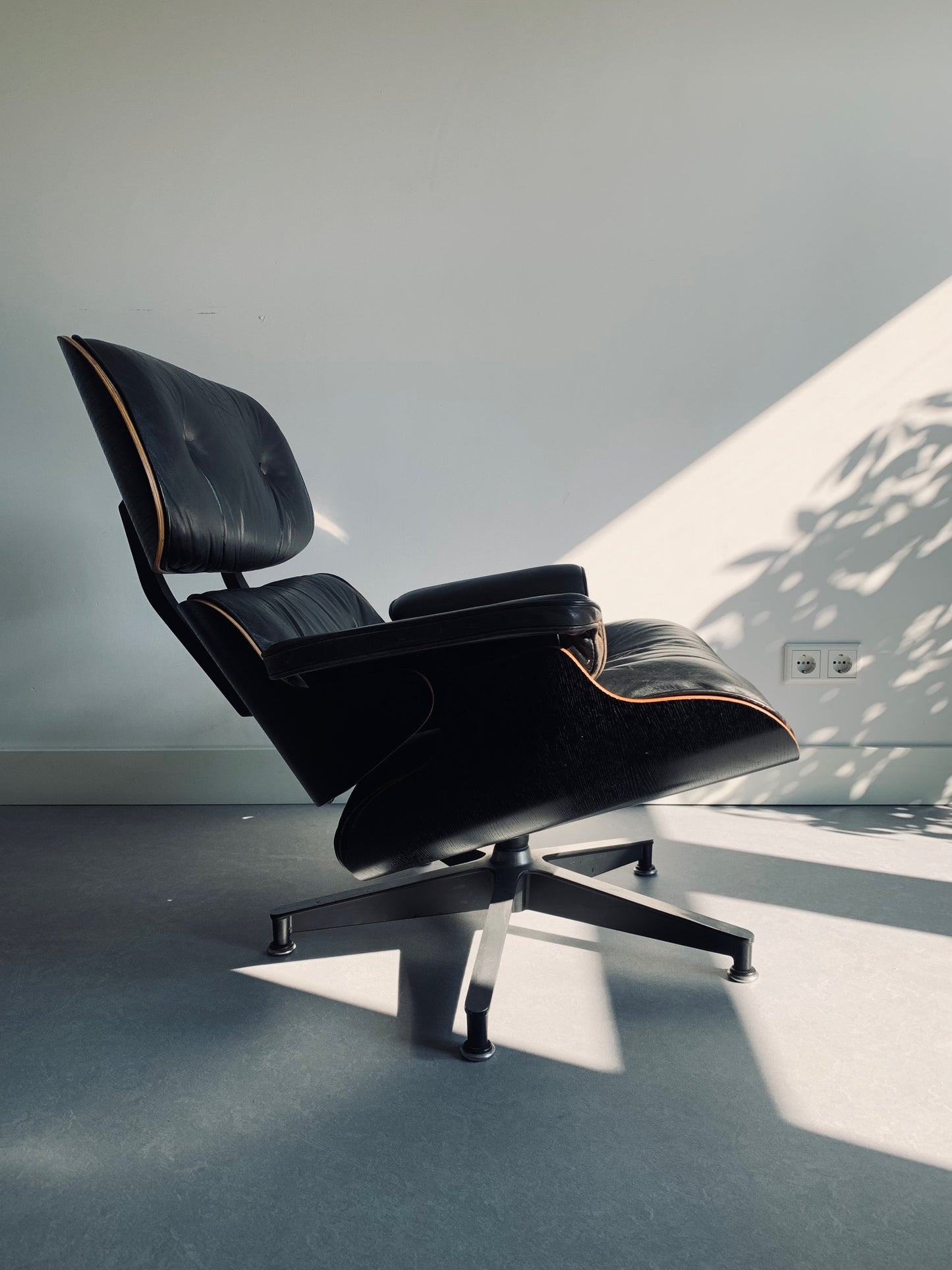 Eames lounge chair 3rd generation