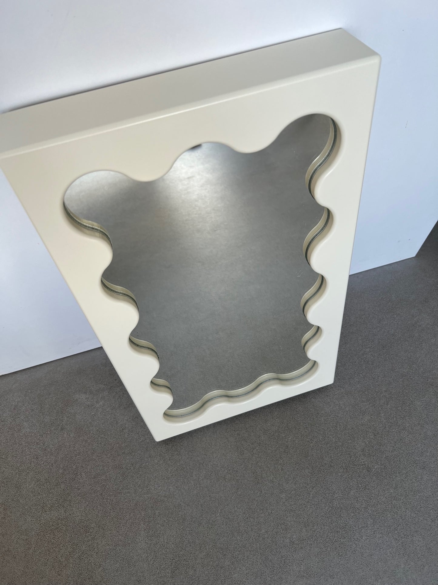 Curvy mirror mini by Gustaf Westman (rent only)